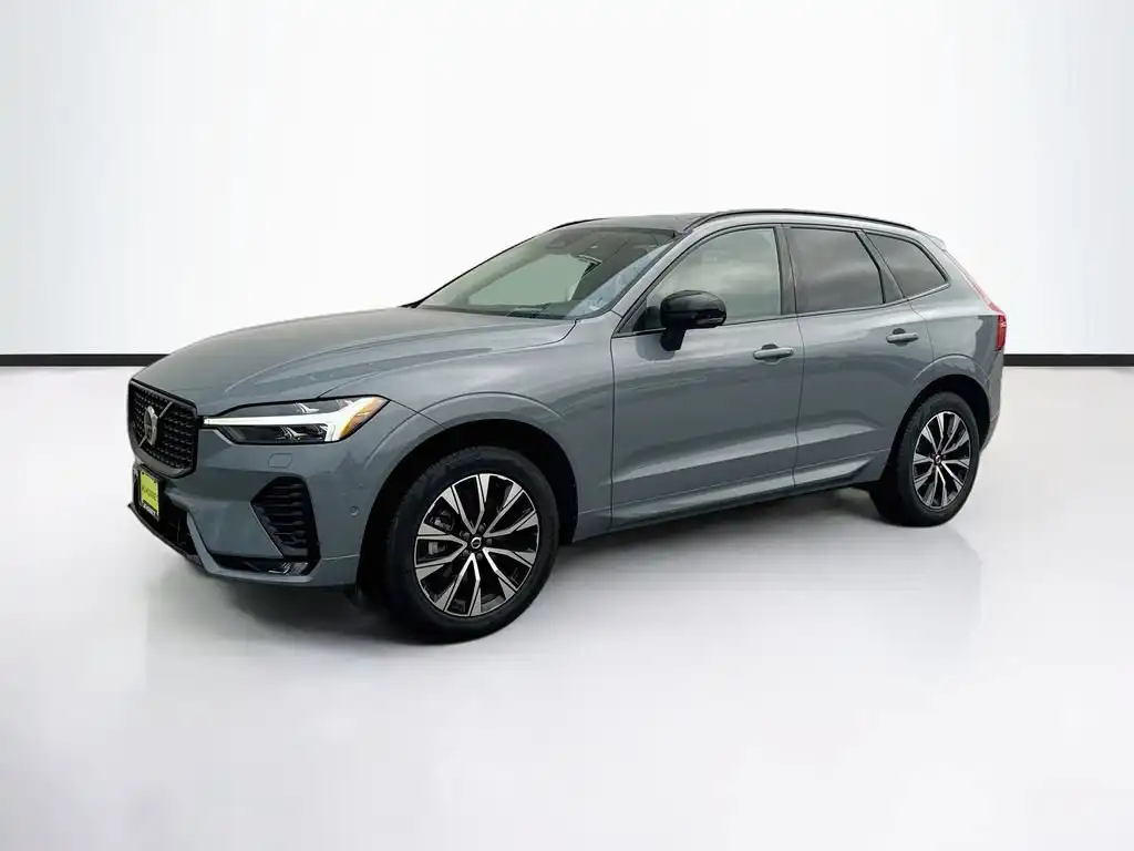 2024 Volvo XC60 B5 Plus Dark Theme AWD's photo