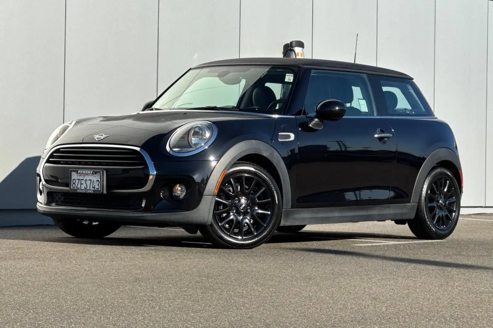 2019 MINI Hardtop Cooper Signature's photo