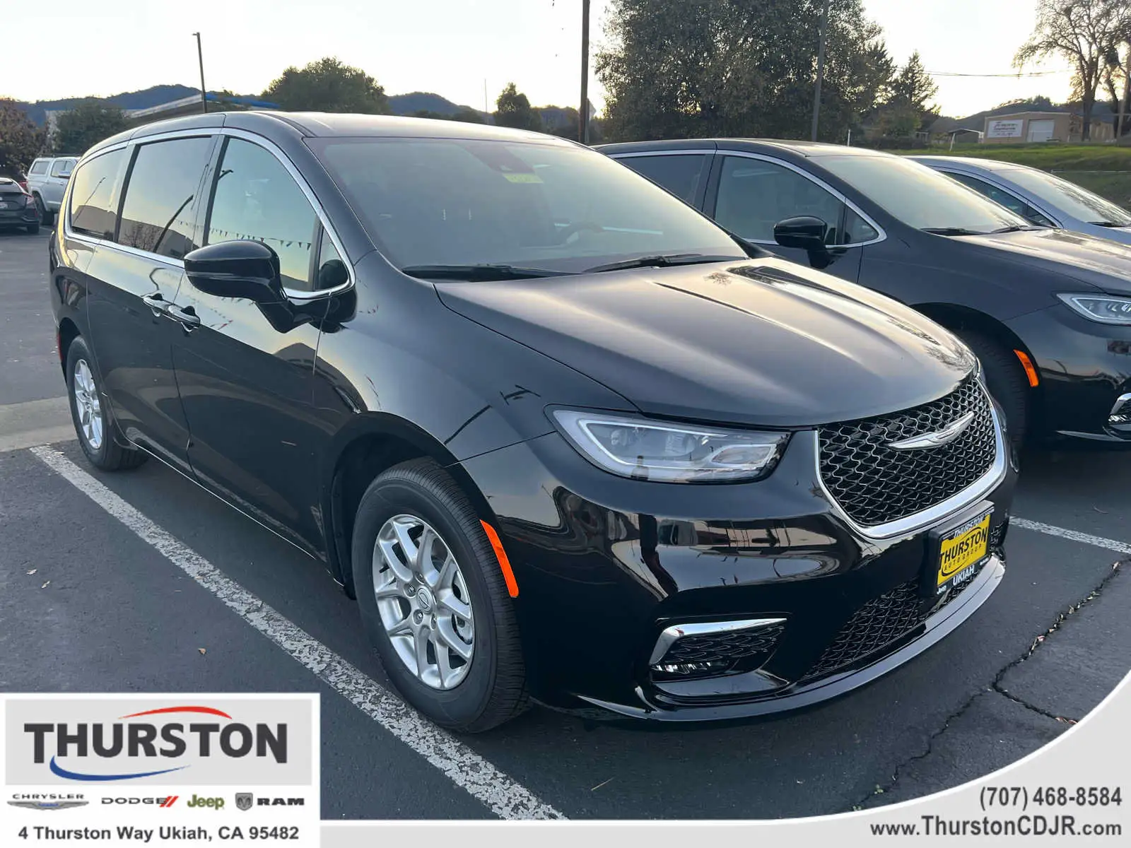 2026 Chrysler Pacifica Select photo 1