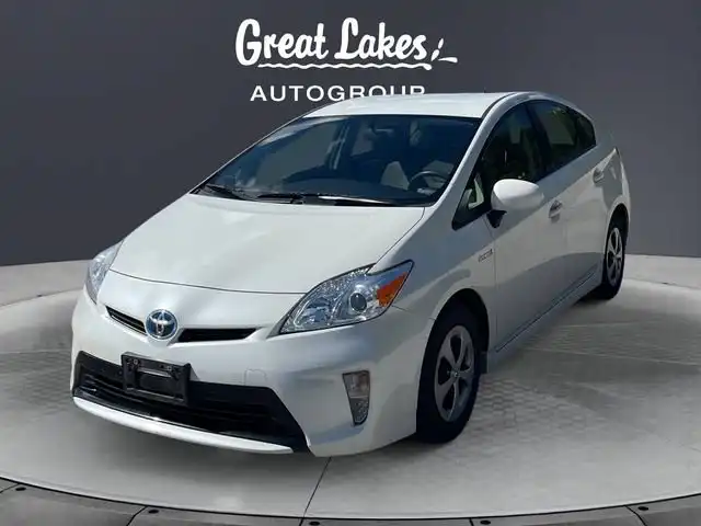 2015 Toyota Prius Three's photo