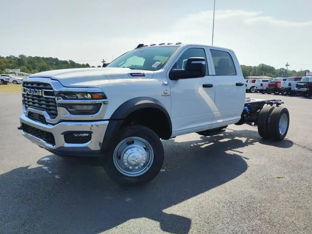 2026 RAM 4500 Tradesman 4X4 Crew Cab DRW 173" WB's photo