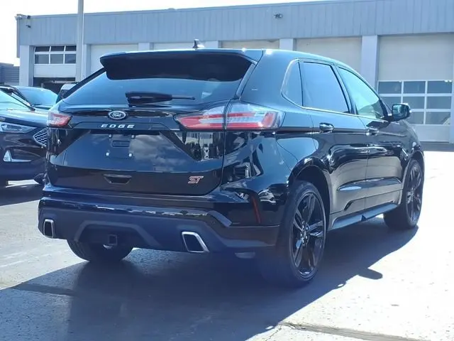 2024 Ford Edge ST AWD photo 4