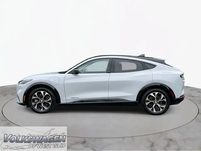 2022 Ford Mustang-Mach-e Premium photo 3
