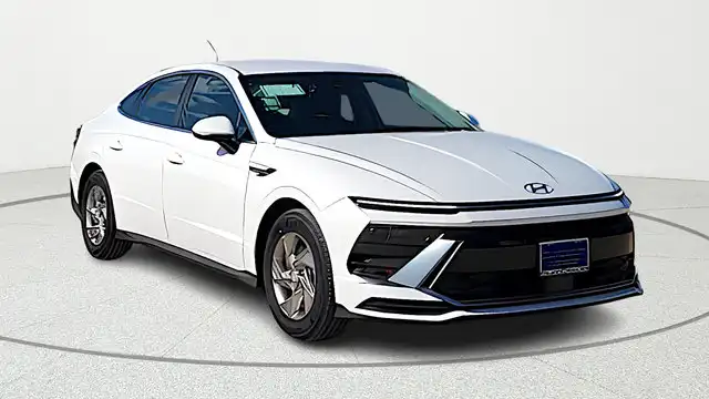 2026 Hyundai Sonata SE's photo