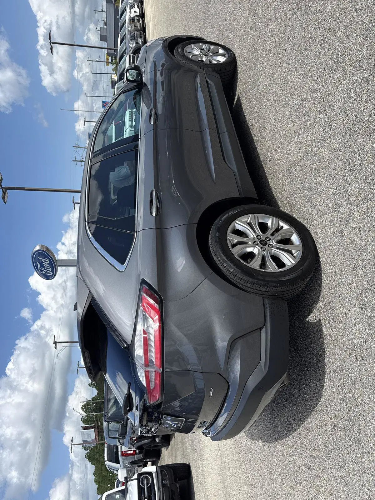 2024 Ford Edge Titanium AWD photo 3