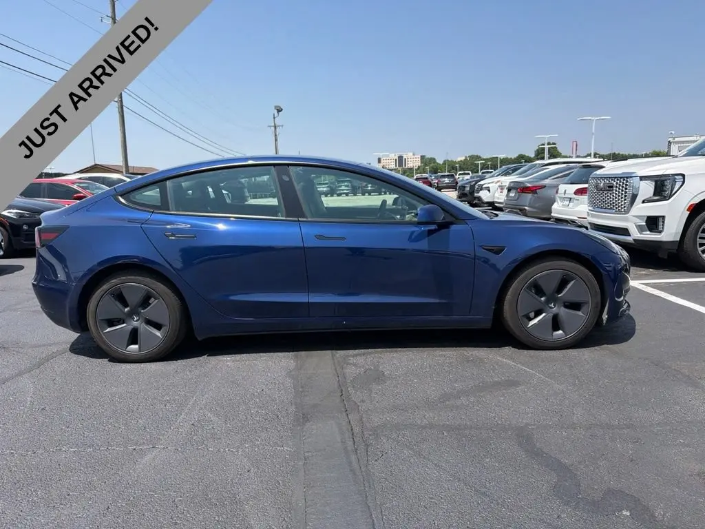 2023 Tesla Model 3 Base photo 4