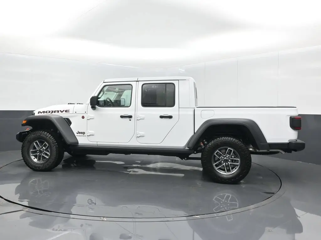 2026 Jeep Gladiator Mojave Auto photo 4