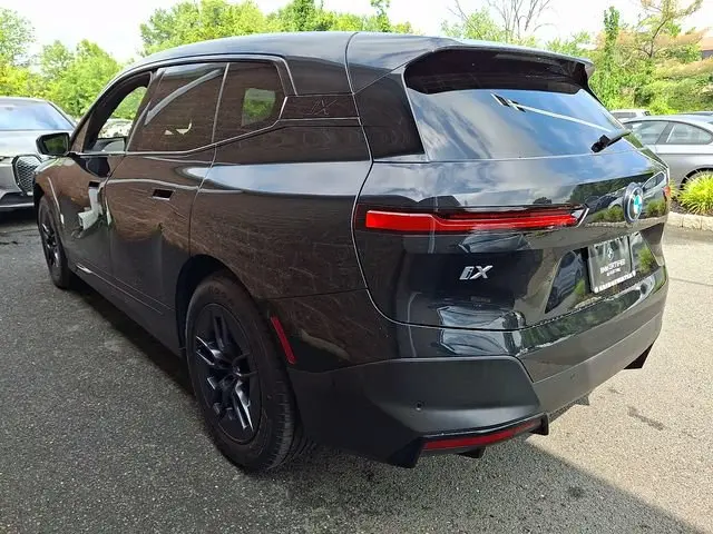 2024 BMW iX xDrive50 photo 4