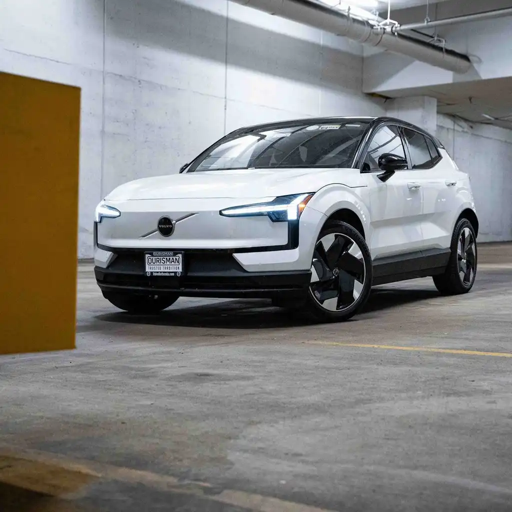 2026 Volvo EX30 Twin Motor Performance Plus's photo