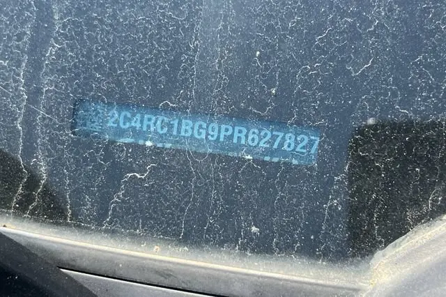 2023 Chrysler Pacifica Touring L photo 3