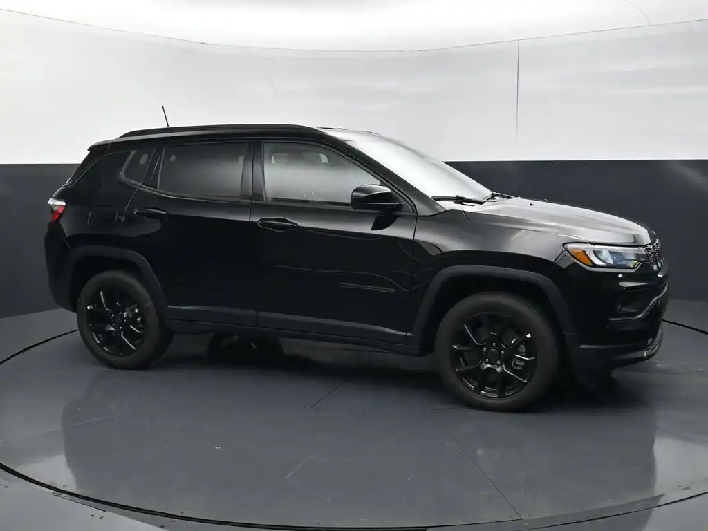 2026 Jeep Compass Latitude Altitude 4WD's photo