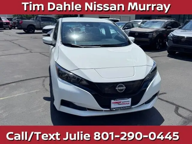 2025 Nissan Leaf S photo 3