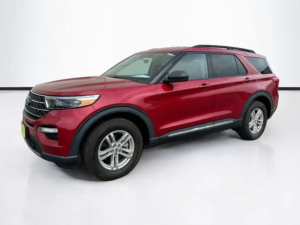 2023 Ford Explorer XLT 4WD's photo