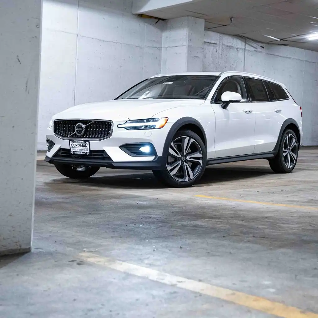 2026 Volvo V60 Cross Country B5 Plus AWD's photo
