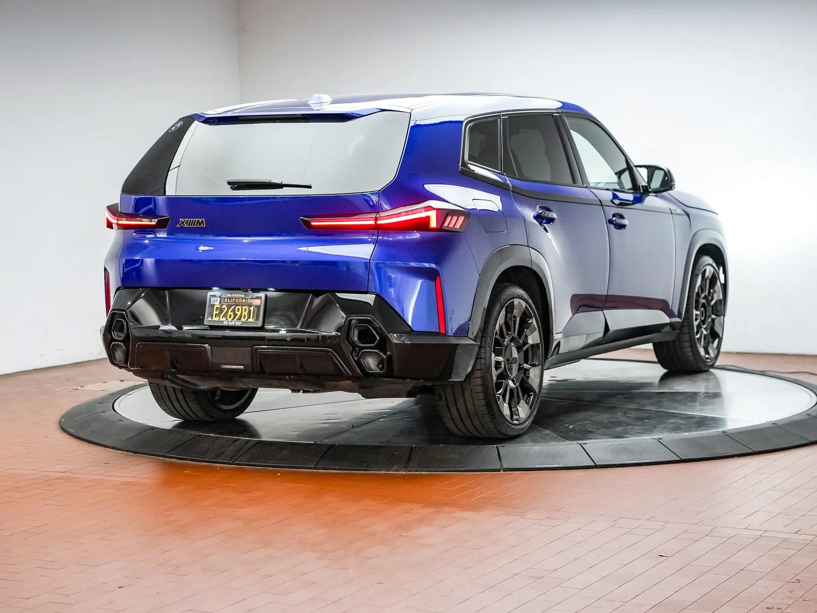 2023 BMW XM Base photo 5