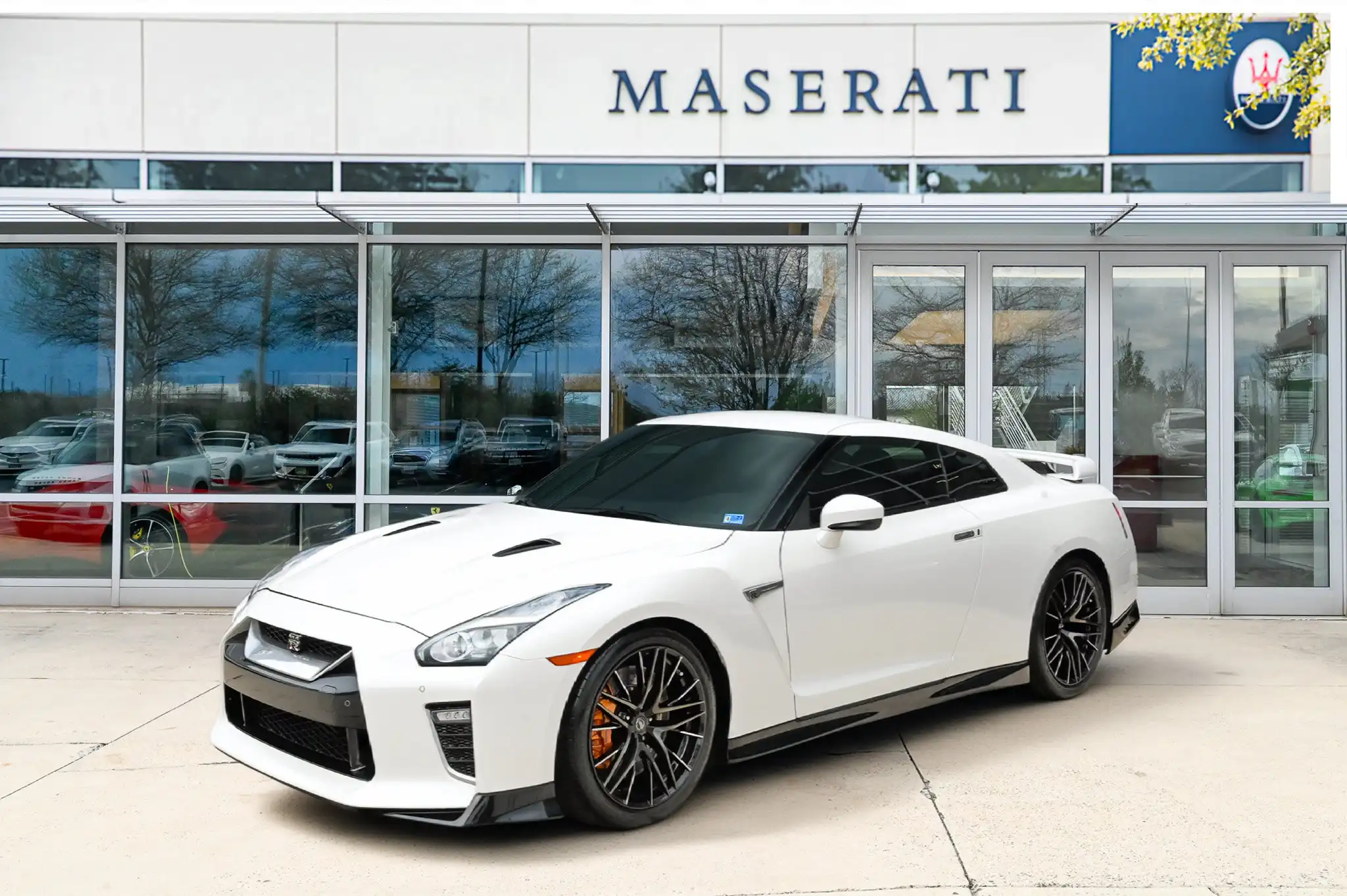 2021 Nissan GT-R Premium's photo