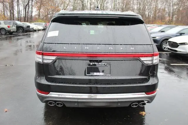 2026 Lincoln Aviator Reserve AWD photo 4