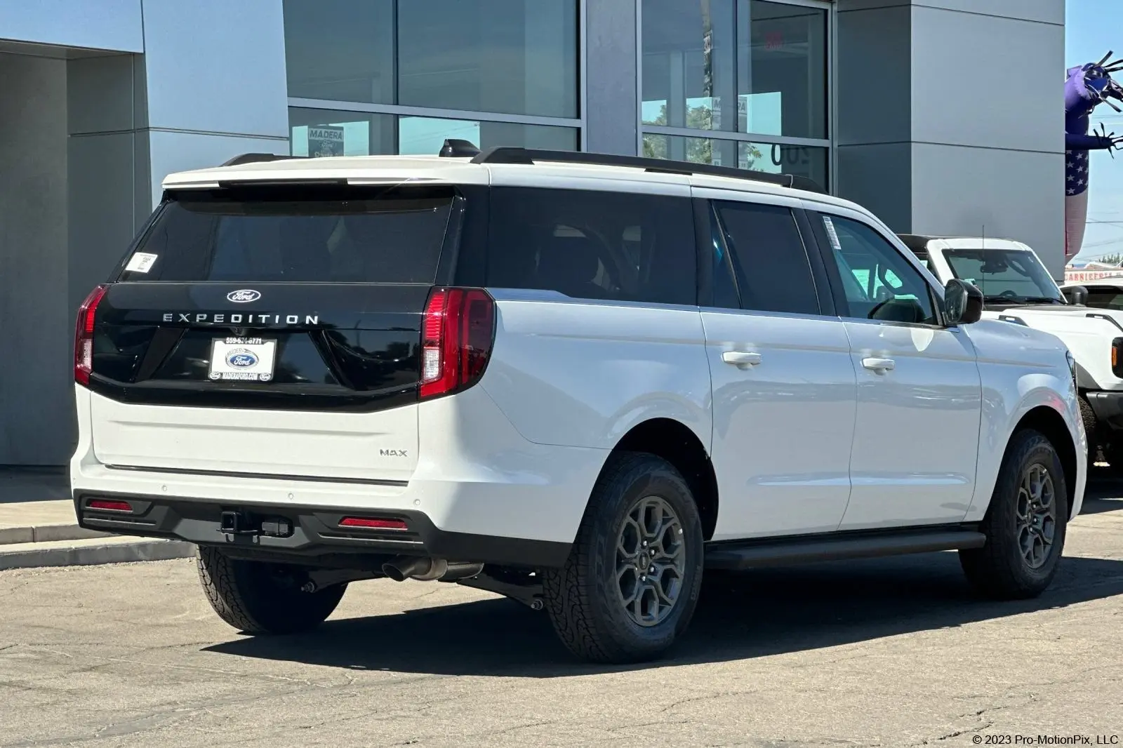 2027 Ford Expedition Active 4WD MAX photo 4