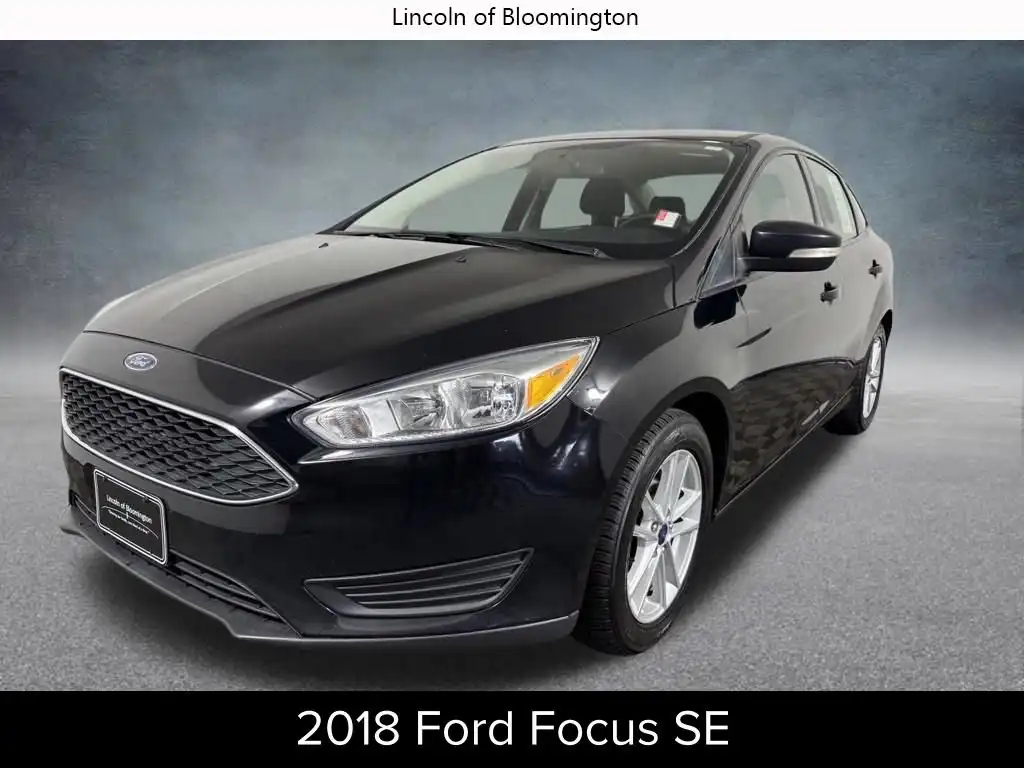 2018 Ford Focus SE Sedan's photo