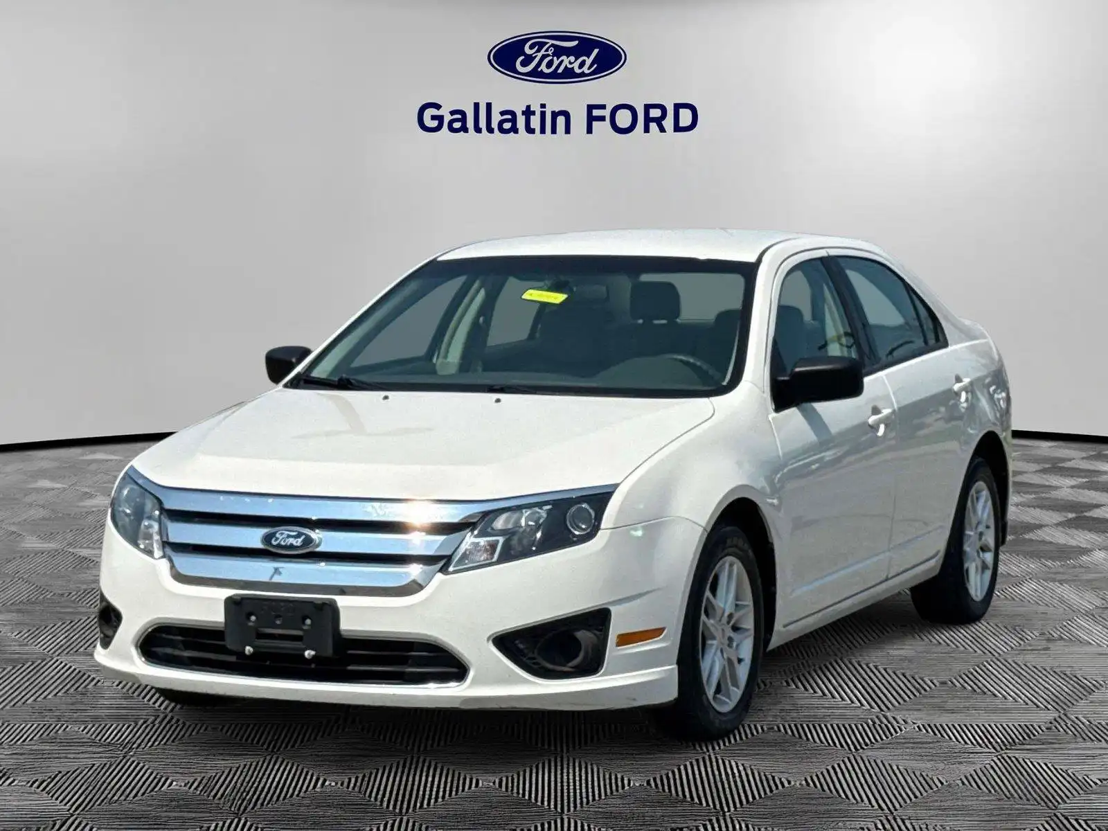 2012 Ford Fusion I-4 S's photo