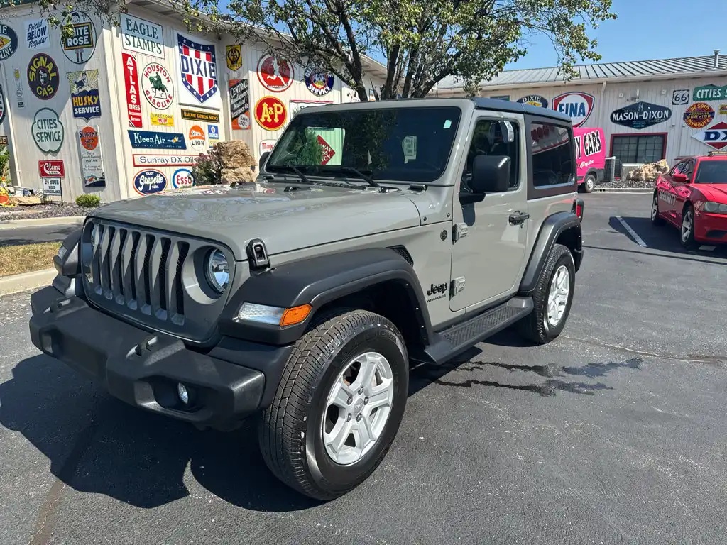 2022 Jeep Wrangler Sport S's photo