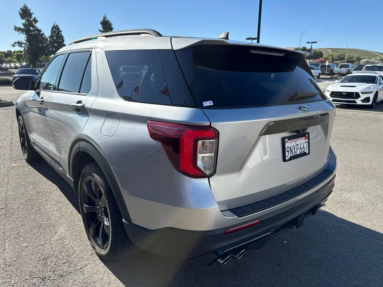 2024 Ford Explorer ST 4WD photo 3