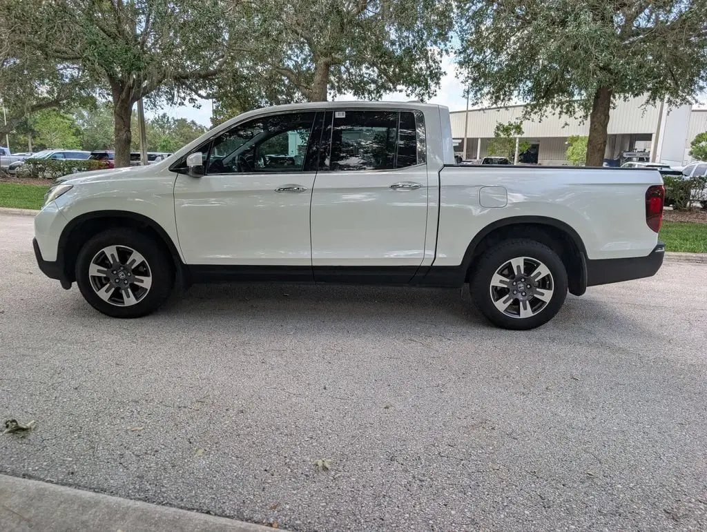 2019 Honda Ridgeline RTL-E AWD photo 5