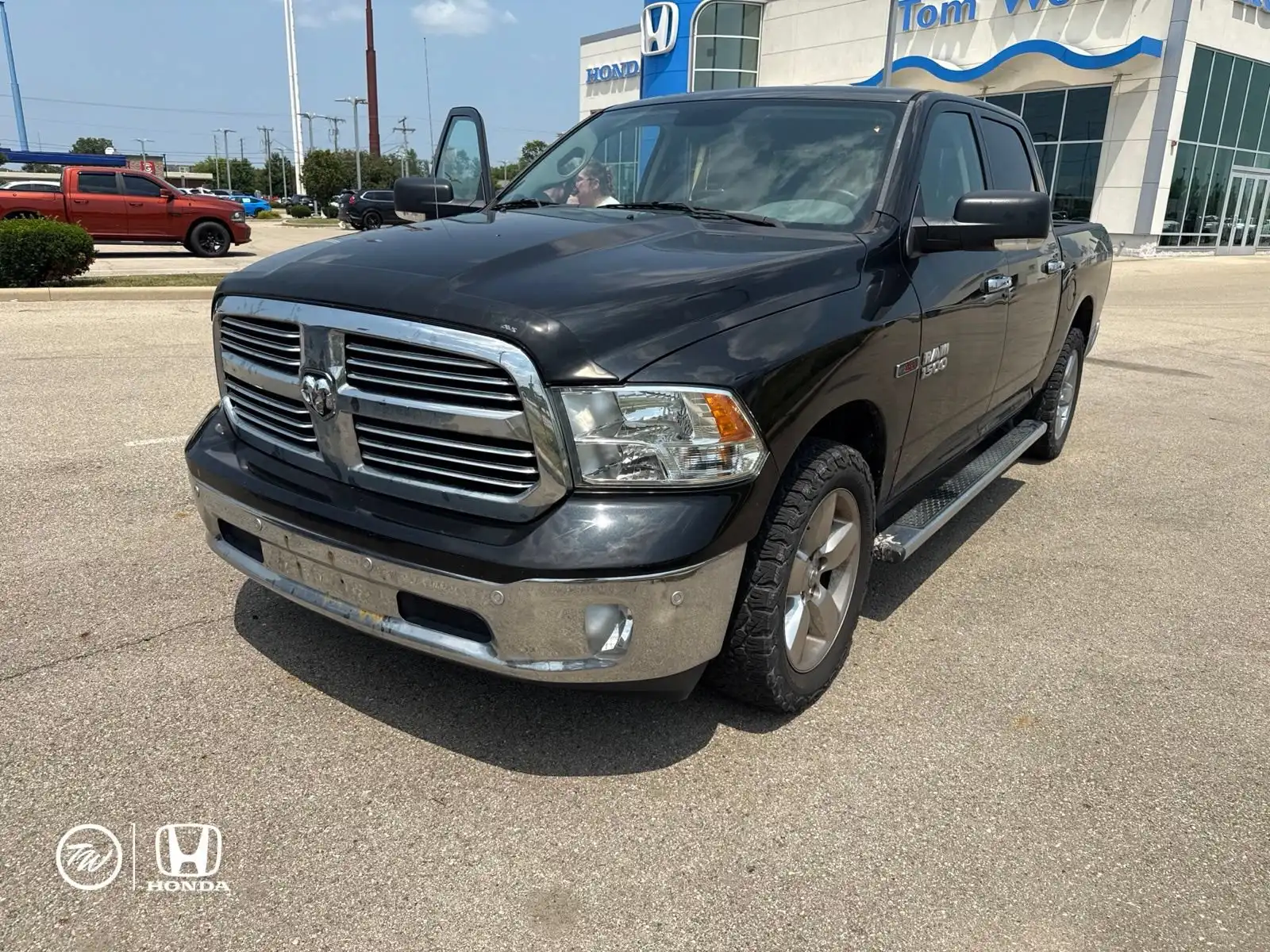 2017 RAM 1500 Big Horn 4x4 Crew Cab 5'7's photo