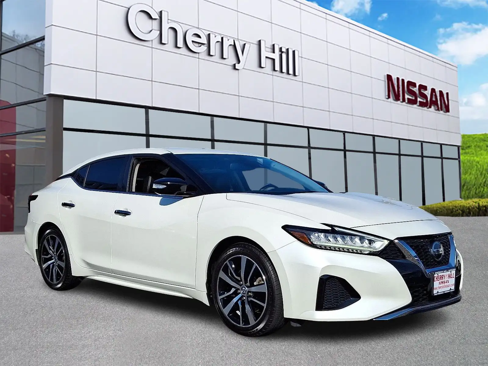 2021 Nissan Maxima SV's photo
