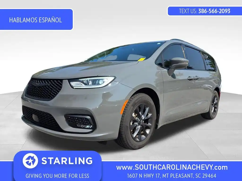 2022 Chrysler Pacifica Touring L's photo