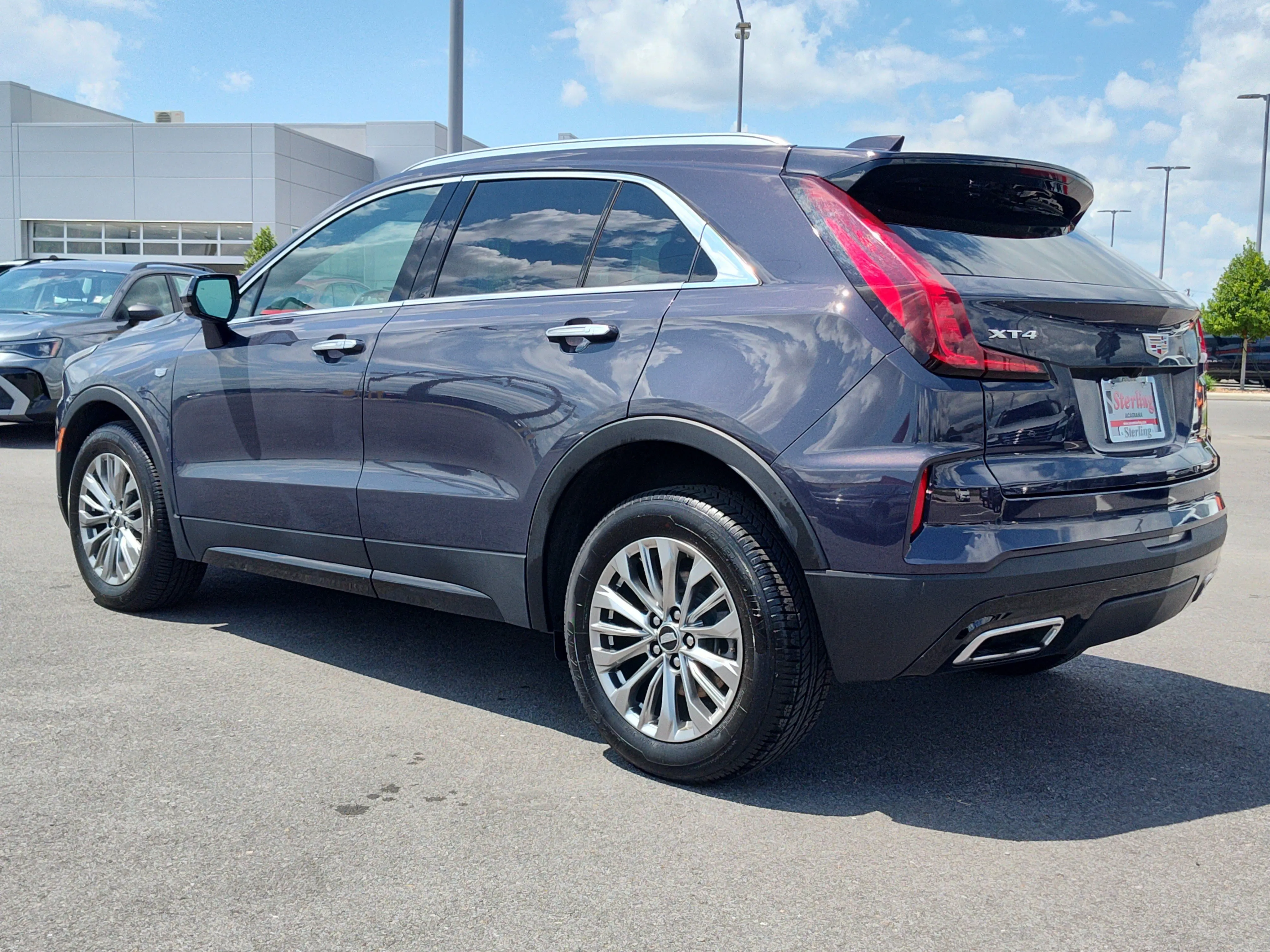 2024 Cadillac XT4 Premium Luxury photo 4