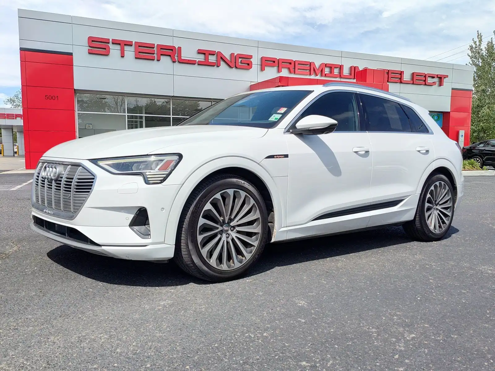 2019 Audi e-tron Prestige's photo