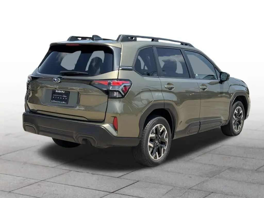 2025 Subaru Forester Premium photo 3