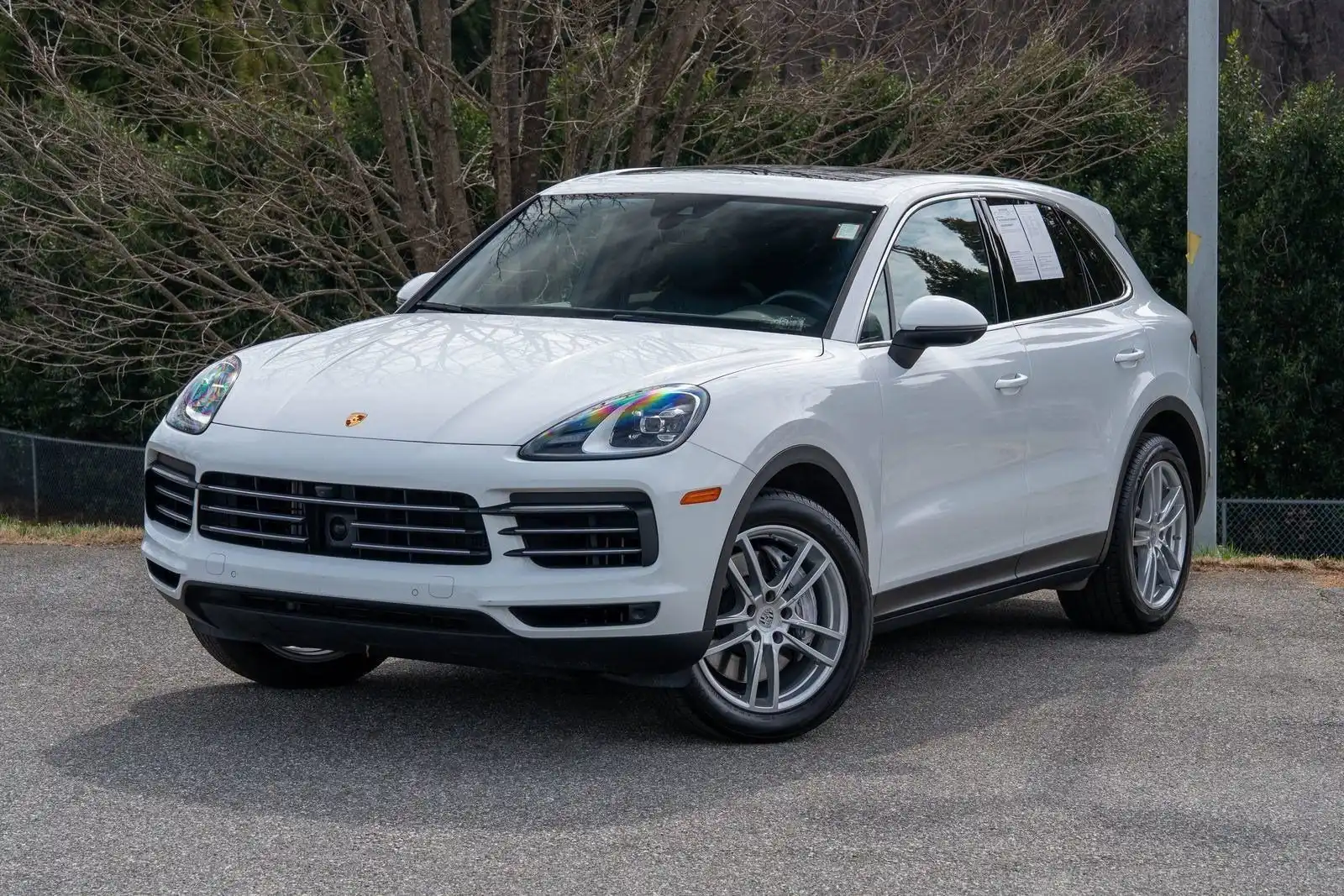 2023 Porsche Cayenne Platinum Edition's photo