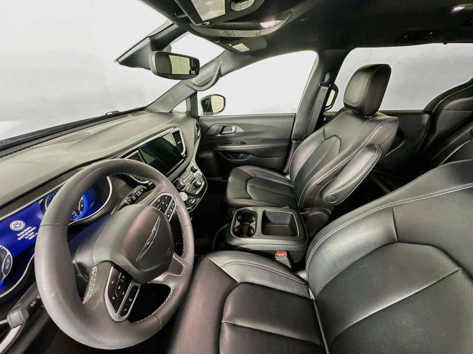 2025 Chrysler Pacifica Select photo 5