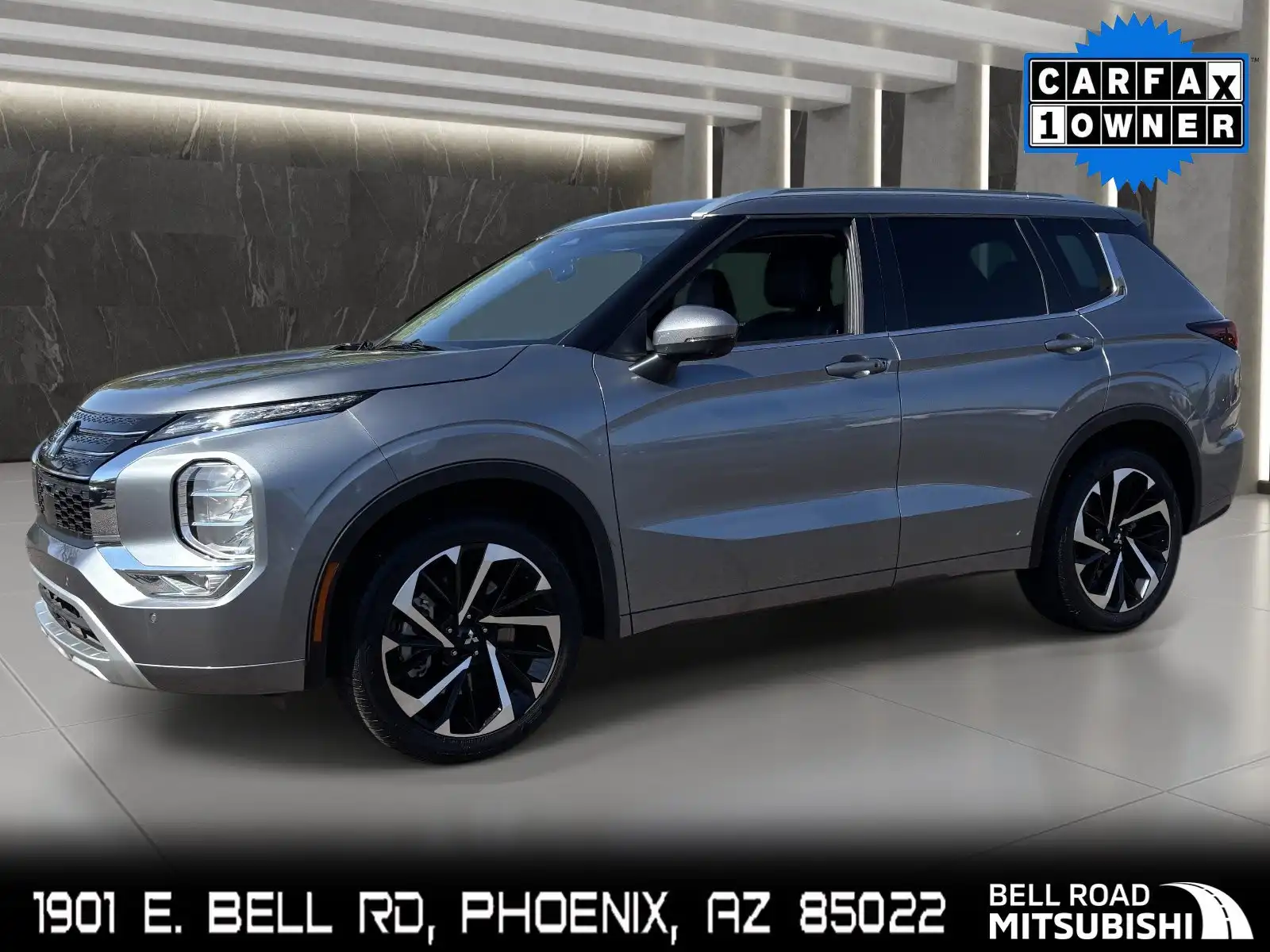 2024 Mitsubishi Outlander SEL FWD's photo