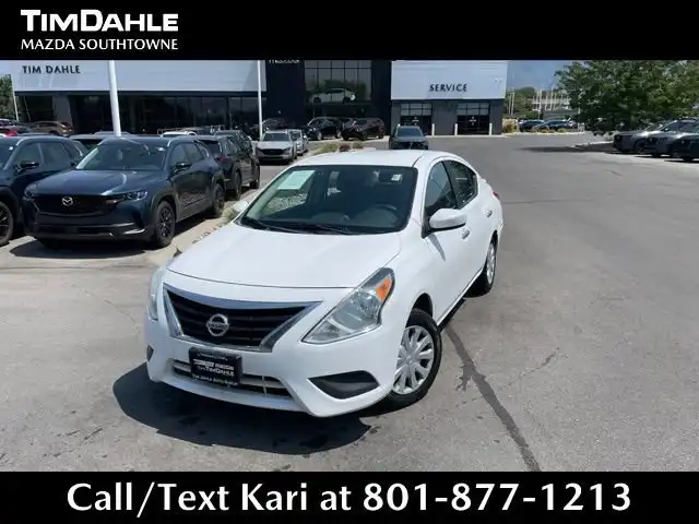 2017 Nissan Versa 1.6 SV CVT's photo