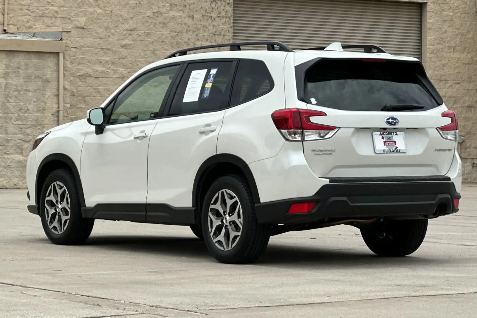 2023 Subaru Forester Premium photo 5