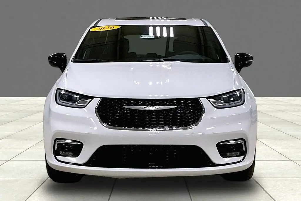 2026 Chrysler Pacifica Limited photo 3