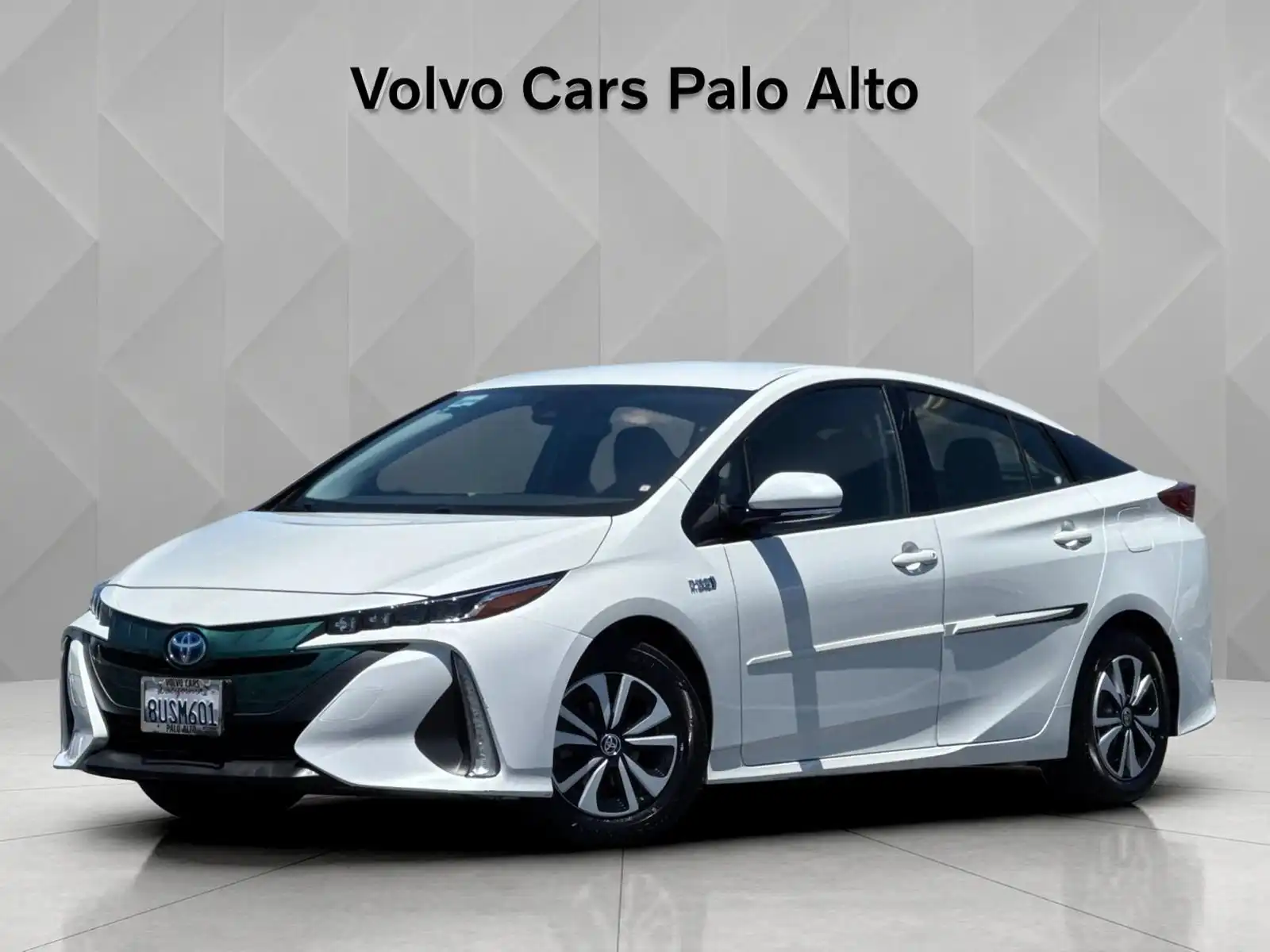 2017 Toyota Prius Prime Plus's photo