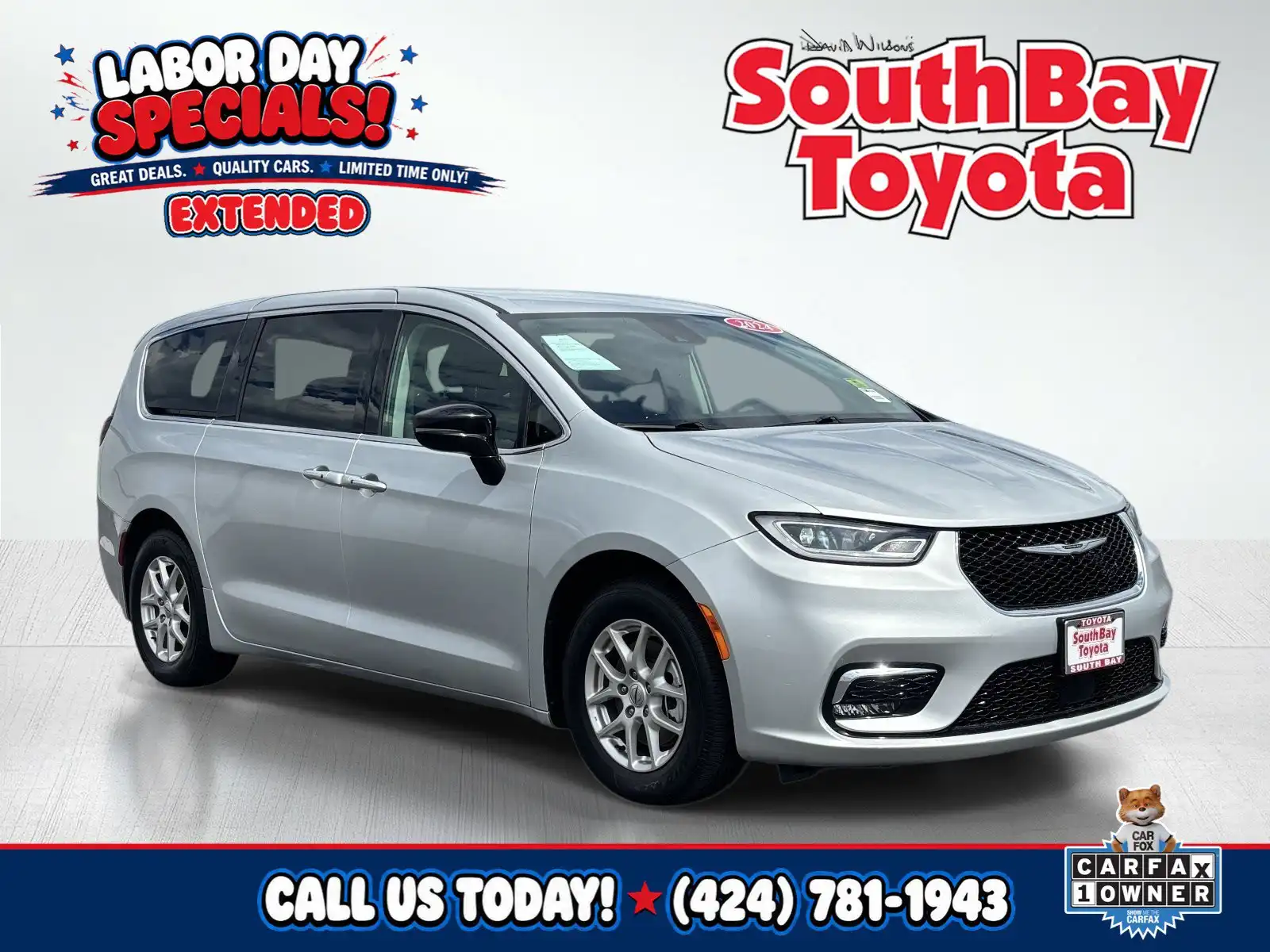 2024 Chrysler Pacifica Touring L's photo