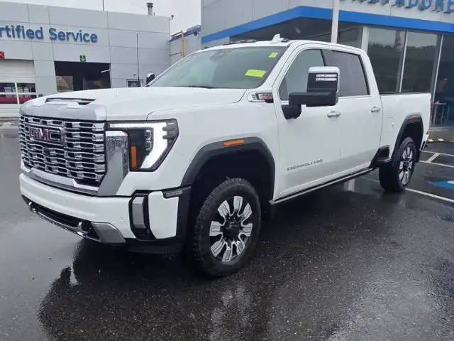 2024 GMC Sierra Denali 4WD Crew Cab Standard Box's photo