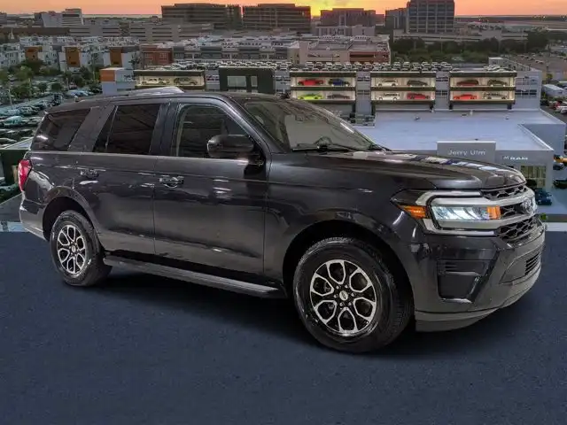 2024 Ford Expedition XLT's photo