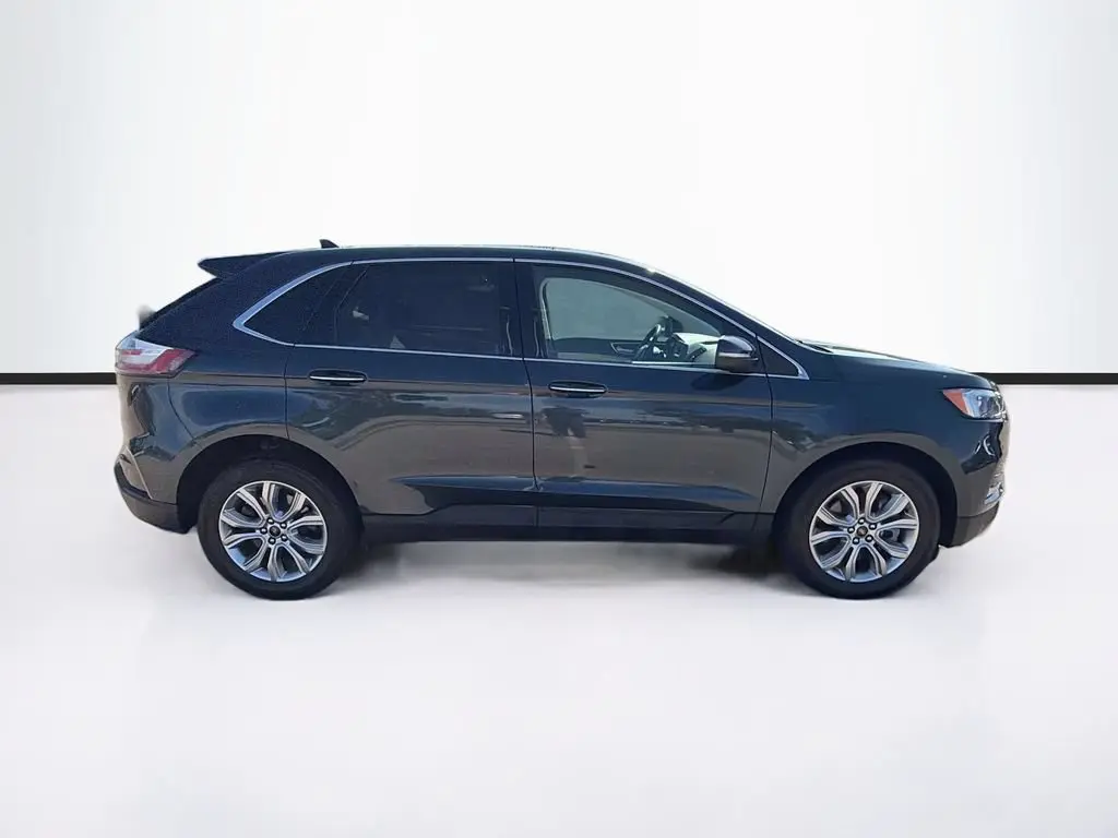 2024 Ford Edge Titanium AWD photo 4