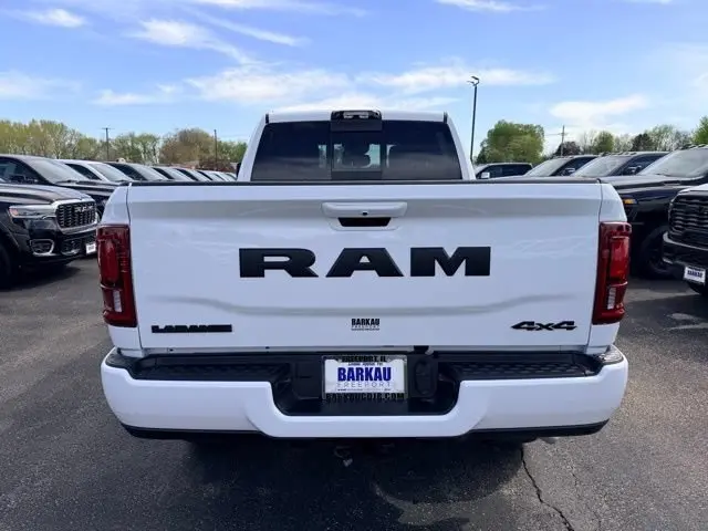 2026 RAM 2500 Laramie 4WD Crew Cab SWB photo 4