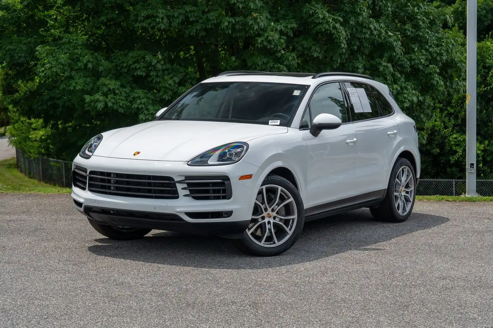2023 Porsche Cayenne S's photo