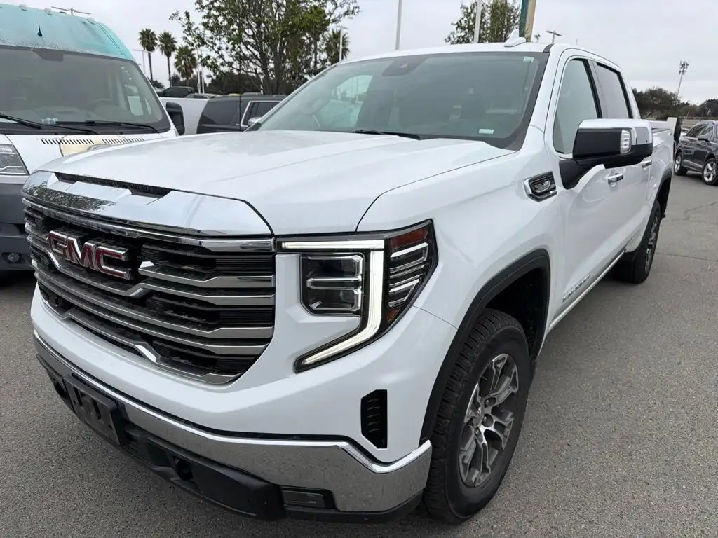 2024 GMC Sierra SLT 4WD Crew Cab Short Box's photo