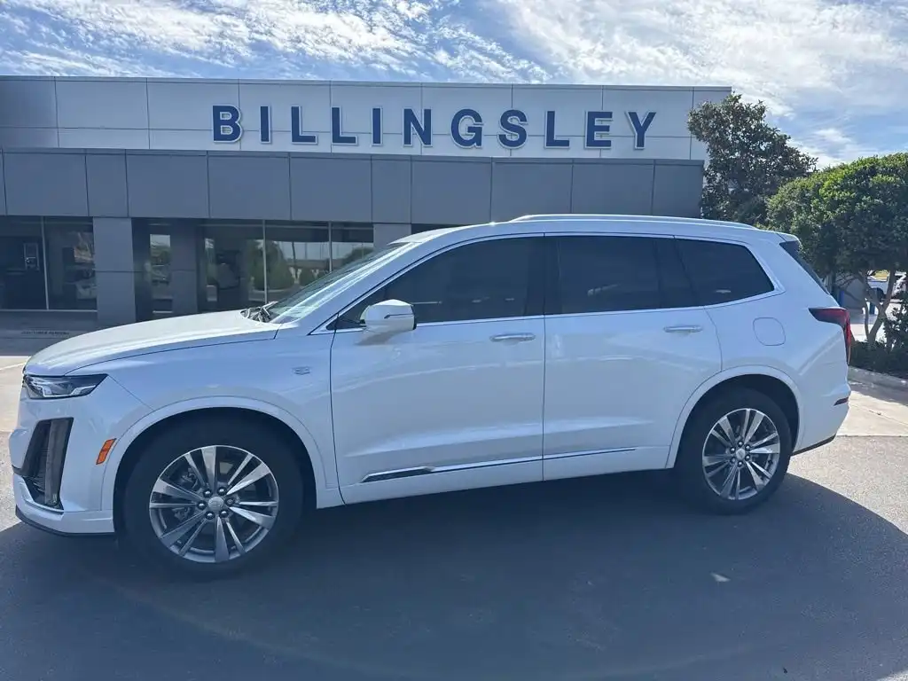 2024 Cadillac XT6 Premium Luxury Auto's photo