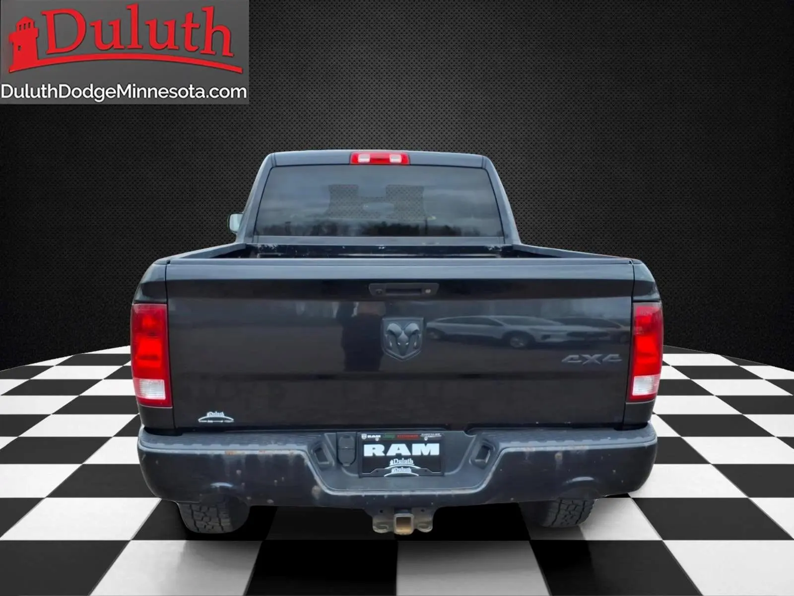 2016 RAM 1500 Express 4x4 Quad Cab 6'4 photo 4