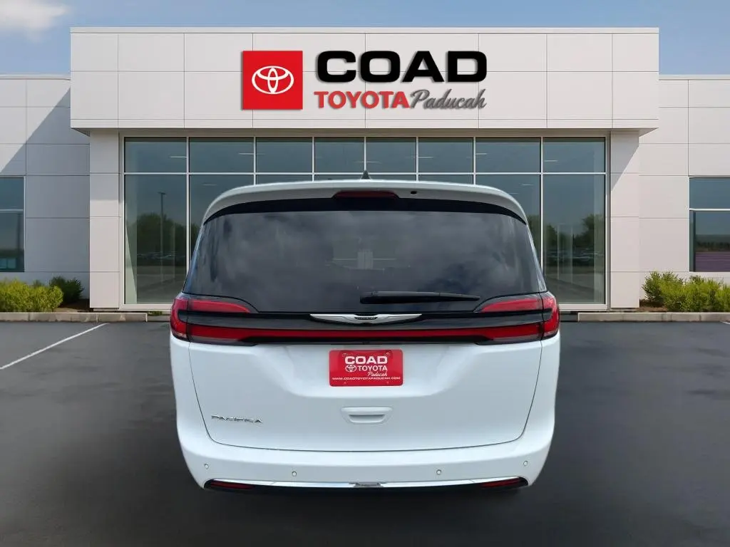 2025 Chrysler Pacifica Select photo 4